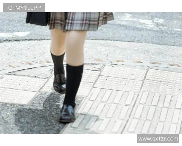 上体育课穿裙子的利与弊探讨及校园着装规范建议