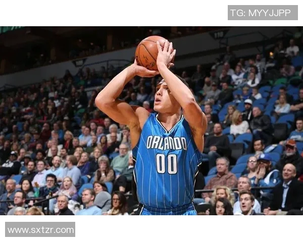 扣篮之王的传奇故事揭秘篮球明星的精彩瞬间与辉煌成就