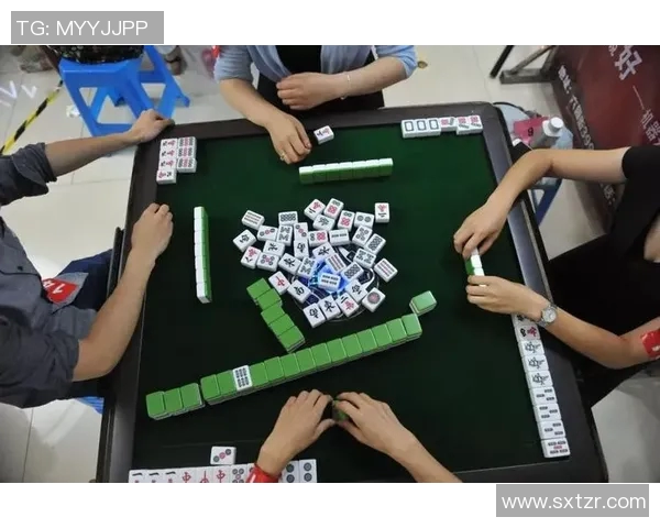 明星篮球球员聚会打麻将展现球场外的另一面精彩生活